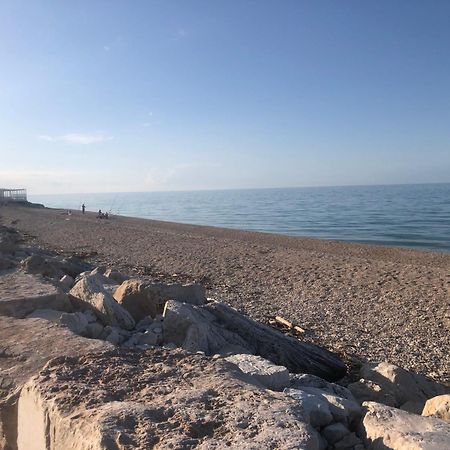 Beach Appartament Маріна-ді-Монтемарчано Екстер'єр фото